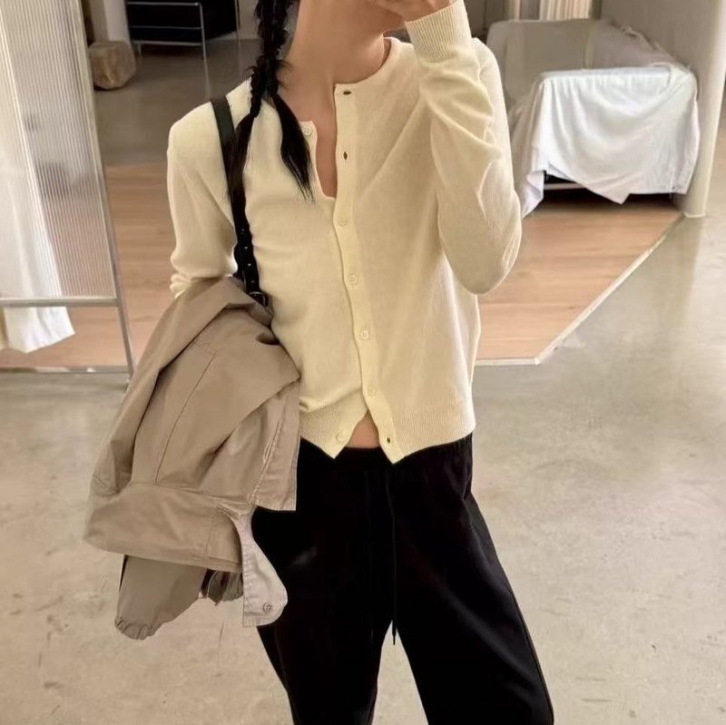 法式温柔风纯色针织开衫女秋冬季新款简约长袖圆领时尚打底上衣潮|undefined