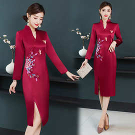 旗袍妈妈装婚宴2024春秋刺绣中国风喜婆婆婚礼服高贵长袖旗袍裙