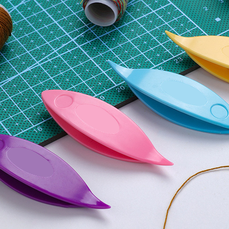 Phoenix Eye Shuttle Lace Thread Shuttle Knitting Tool Hand Knitting Shuttle Needle Small Shuttle Knitting Machine Colorful Plastic Phoenix Shuttle Wholesale