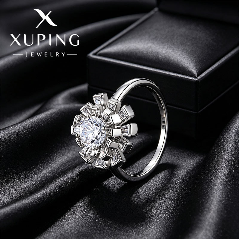 Xuping lujoso diseño ligero anillo de diamante de aleación de apertura de alta calidad anillo de moda personalidad anillo de novia