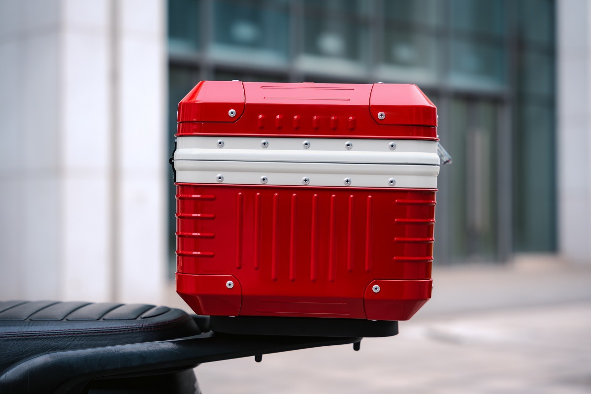 Suitable for Honda motorcycle tail box, retro trunk, scooter cargo box, helmet box, modification accessories, color box