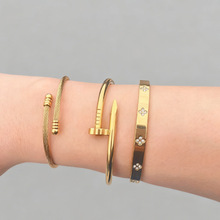 ���Q�羳�W����ˮ����ɫ�䓻���������C���b18K��r�аٴ��Ʒ