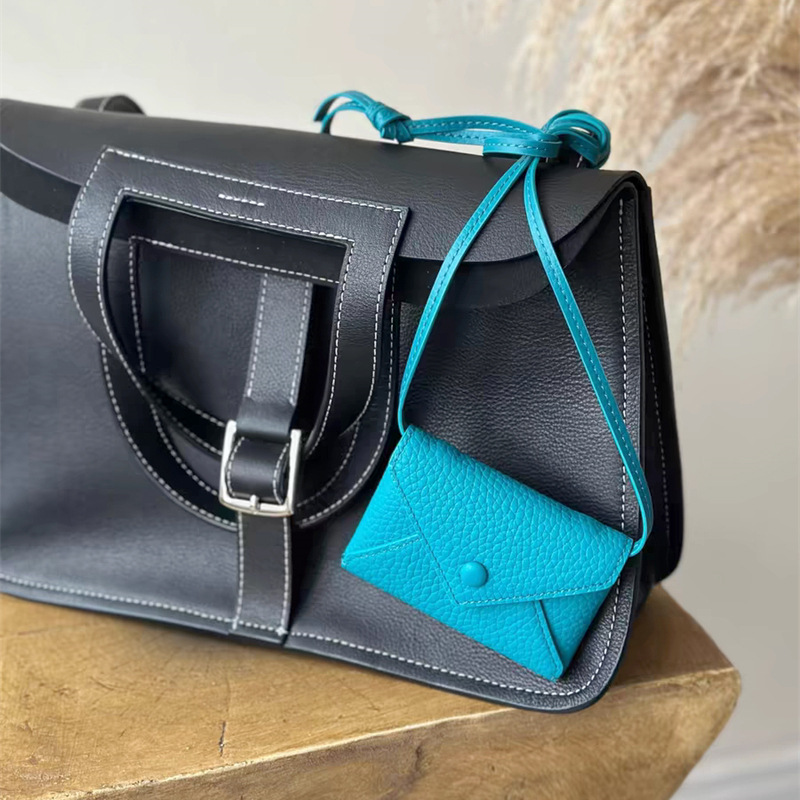 挂脖交叉形小包