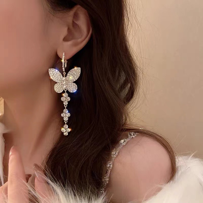 1 Pair Ig Style Shiny Butterfly Inlay Alloy Rhinestones Pearl Drop Earrings display picture 4