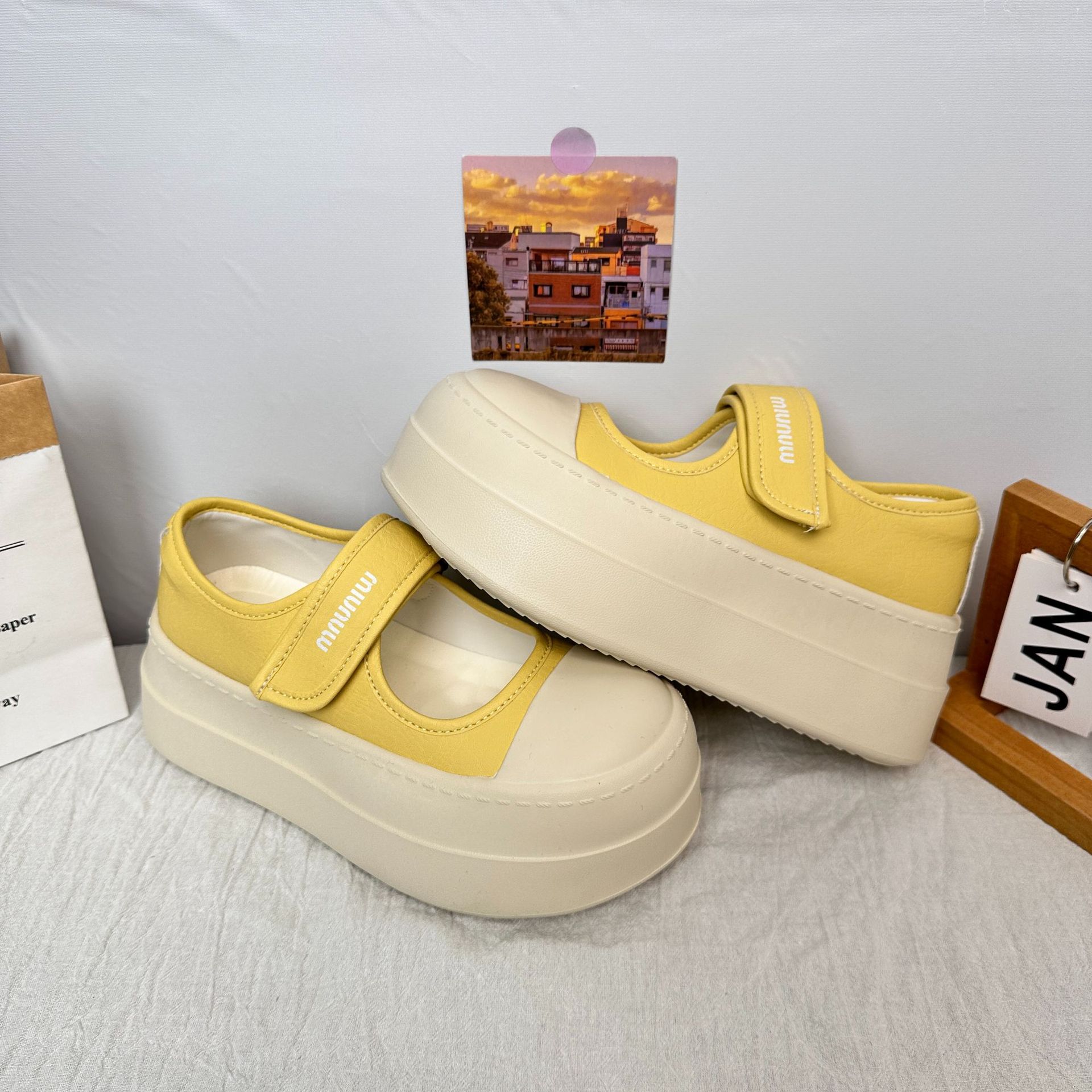 Milk Huhu Mary Jane Cream White Zapatos de mujer 2025 nicho deportes de ocio plataforma Velcro zapatos de lona de cabeza grande para mujer image 8