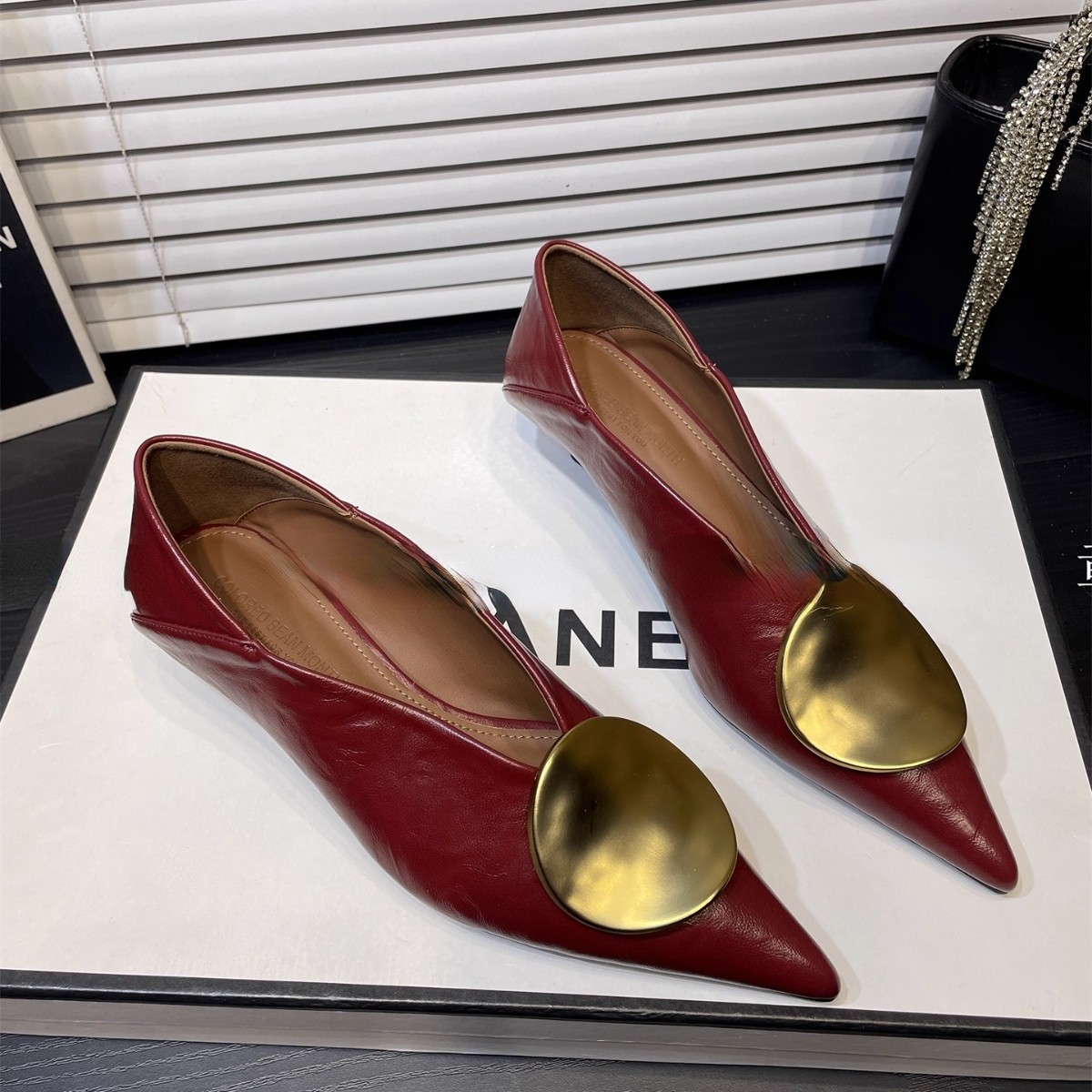 2025 New Autumn Small Fragrance Style Women's Pointed Toe Flat Shallow Buckle Soft Sole Fashion Versatile Shoes for Women