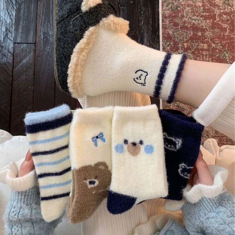 Cute Bear Australian Velvet Mid-Calf Socks for Women in Winter Japanese Style Style Cute Fleece-Lined Thickeneded Warm and Cold-Proof Home Sleep Socks