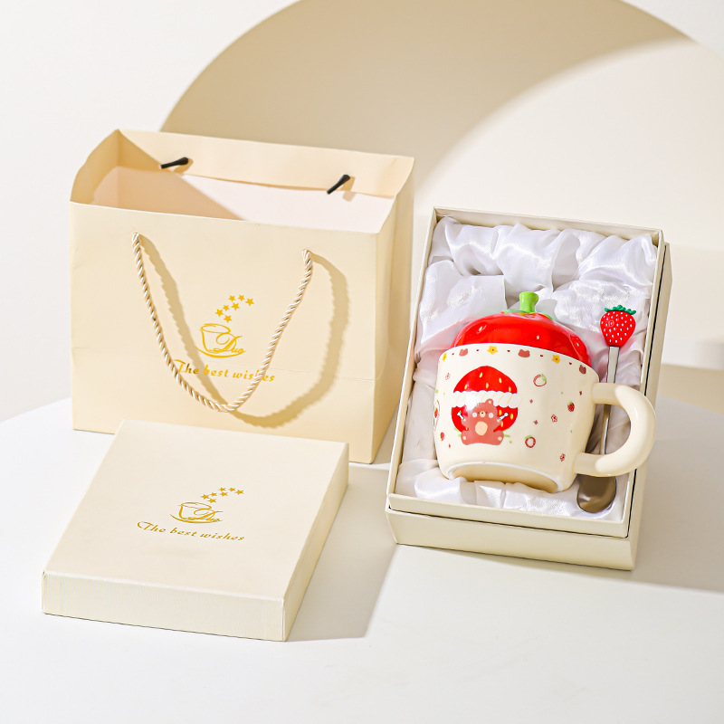 Taza de cerámica de oso de fresa con taza de regalo para chicas taza de marca doméstica de alto valor de pareja taza de desayuno de leche