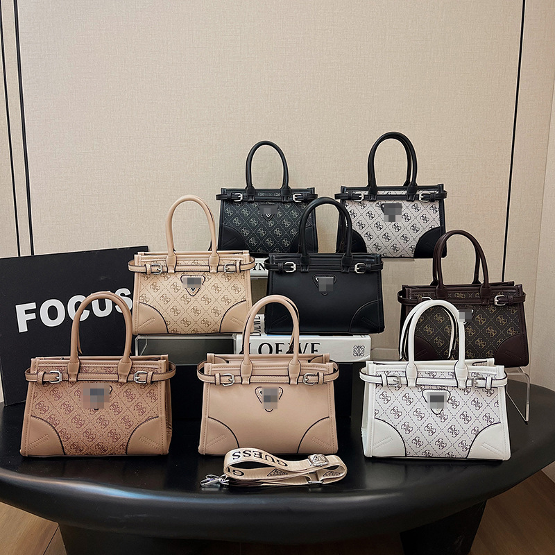 Bolso de mano estampado transfronterizo 2024 nuevo bolso de hombro rombo de alta gama diseño de moda bolso de mensajero de todo fósforo de cercanías