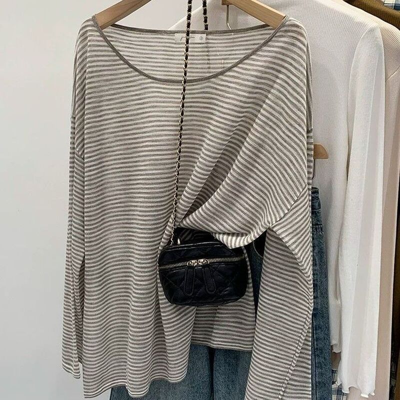 Loose and casual style thin black and white striped long-sleeve T-shirt for women, versatile new spring/summer sun-protective stylish top Loose and casual style thin black and white striped long-sleeve T-shirt for women, versatile new spring/summer sun-protective stylish top