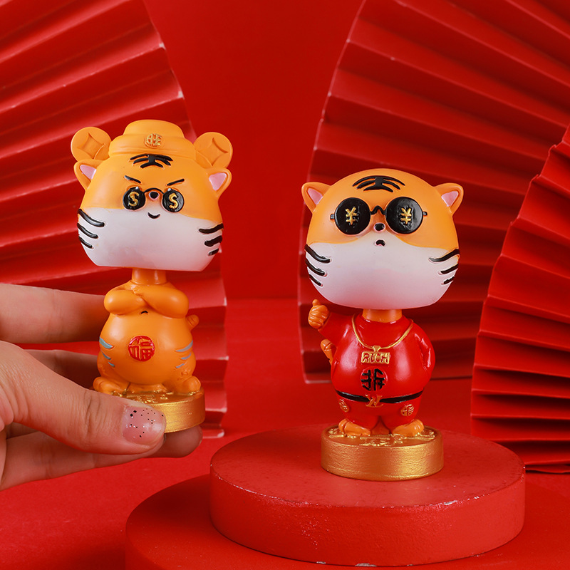 2022 new pattern Year of the Tiger Decoration originality new year gift lovely Cartoon tiger Shaking head Doll automobile Home Furnishing Decoration