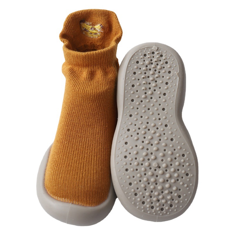 Zapatos de niño bordados zapatos de fondo suave antideslizante primavera y otoño calcetines de bebé zapatos para caminar en interiores y al aire libre educación temprana zapatos y calcetines transpirables infantiles