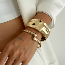 ŷ���羳��Ʒ ʱ�и�ˮ�ι��浯������ ������Ͻ�Bracelet����