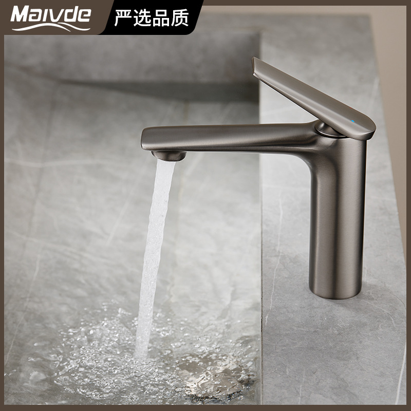 Engineering-Grade All-Copper Bathroom Sink Faucet for Hot and Cold Water, Suitable for Washbasins, Vanity Sinks, and Washrooms Engineering-Grade All-Copper Bathroom Sink Faucet for Hot and Cold Water, Suitable for Washbasins, Vanity Sinks, and Washrooms