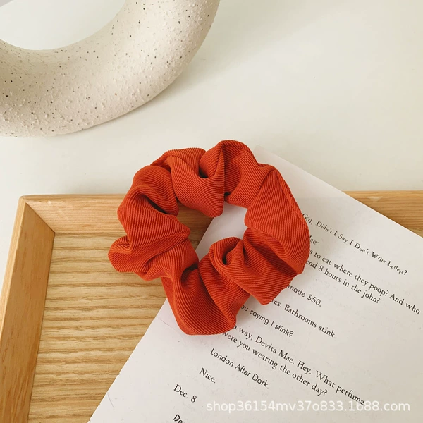 Crowded maple leaf red large intestine hair circle