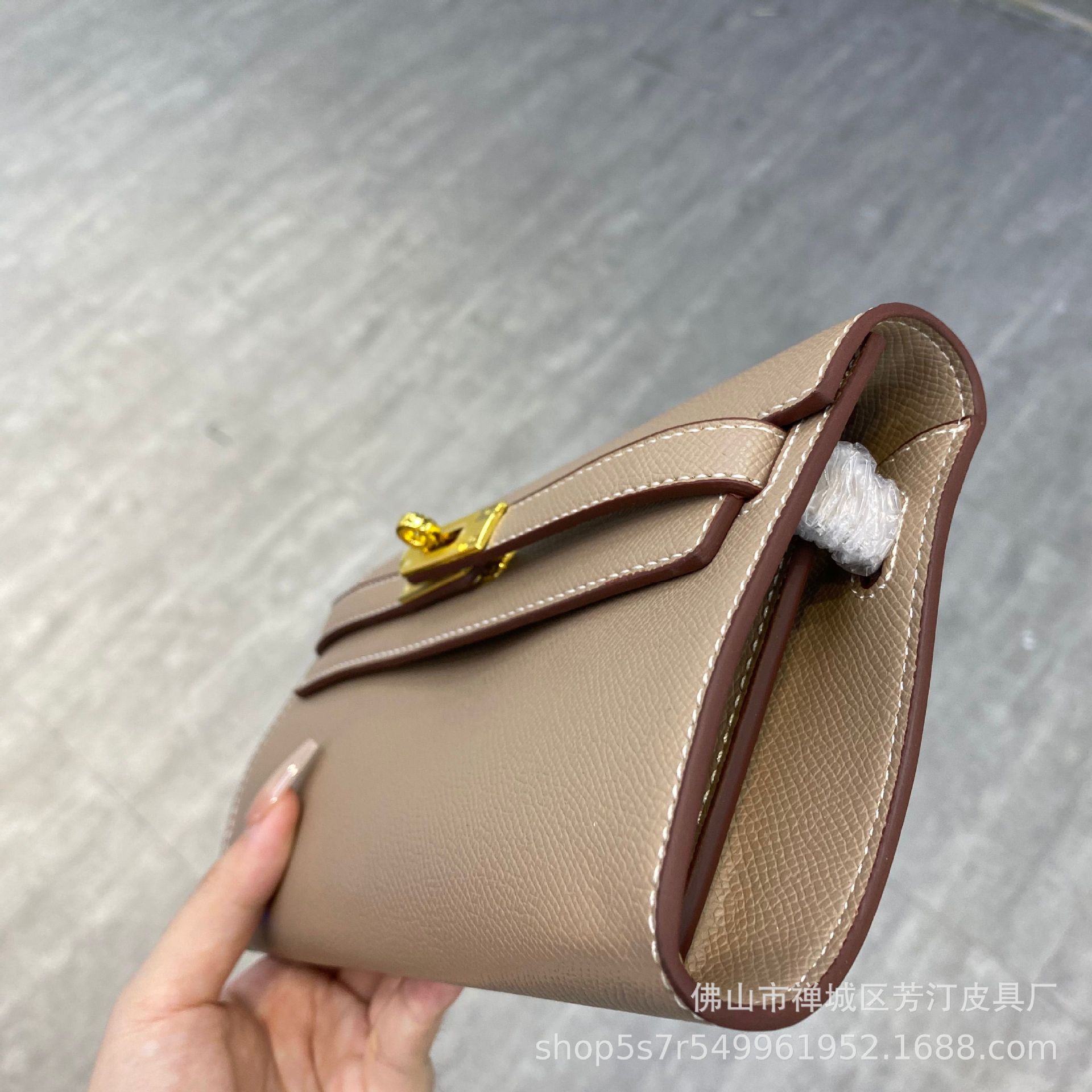 凯利横款钱包斜挎