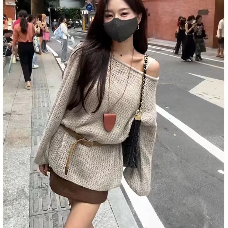 Cheap [*** Velvet] Lazy Chic Cut Out Sweater for Women in Autum New Style High-End Loose Slimming Look Knitted Top
