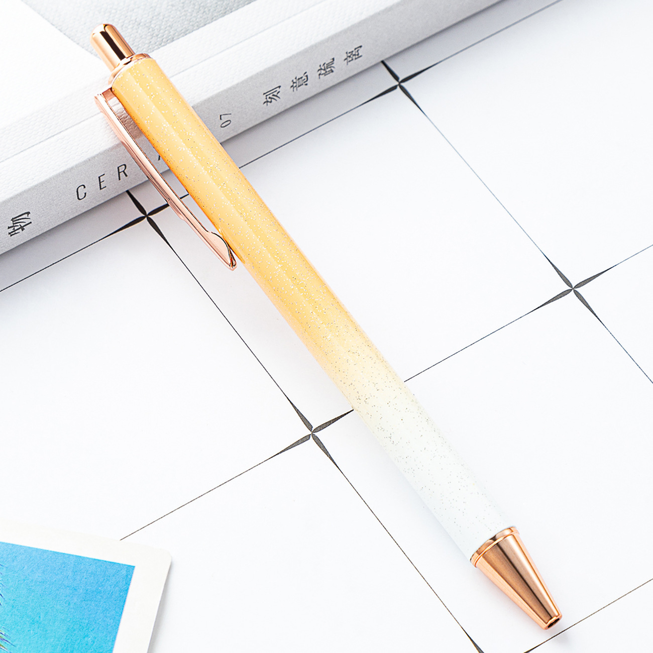 Nuevo bolígrafo de metal de alto valor facial, polvo flash creativo, bolígrafo de papelería de metal para estudiantes en stock