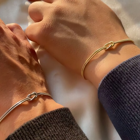 Valentine's Day Stainless Steel Snake Chain Bracelet, Hand-Knotted Clavicle Chain, Herringbone-Shaped, Gold-Plated, Color-Preserving Jewelry, European and American Style