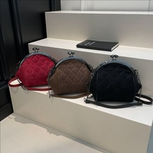 时尚编织链条手提夹口包女2025秋季新款复古麂皮绒绣线单肩斜挎包