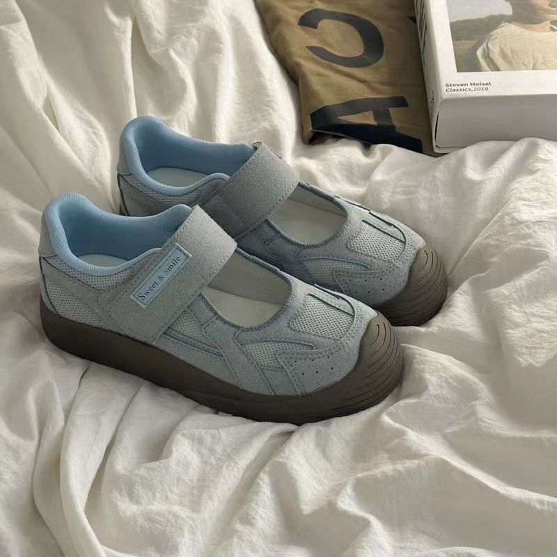 Zapatos de nicho mágicos originales para mujeres zapatos de verano 2024 nuevos zapatos casuales de malla transpirable de altura baja zapatos