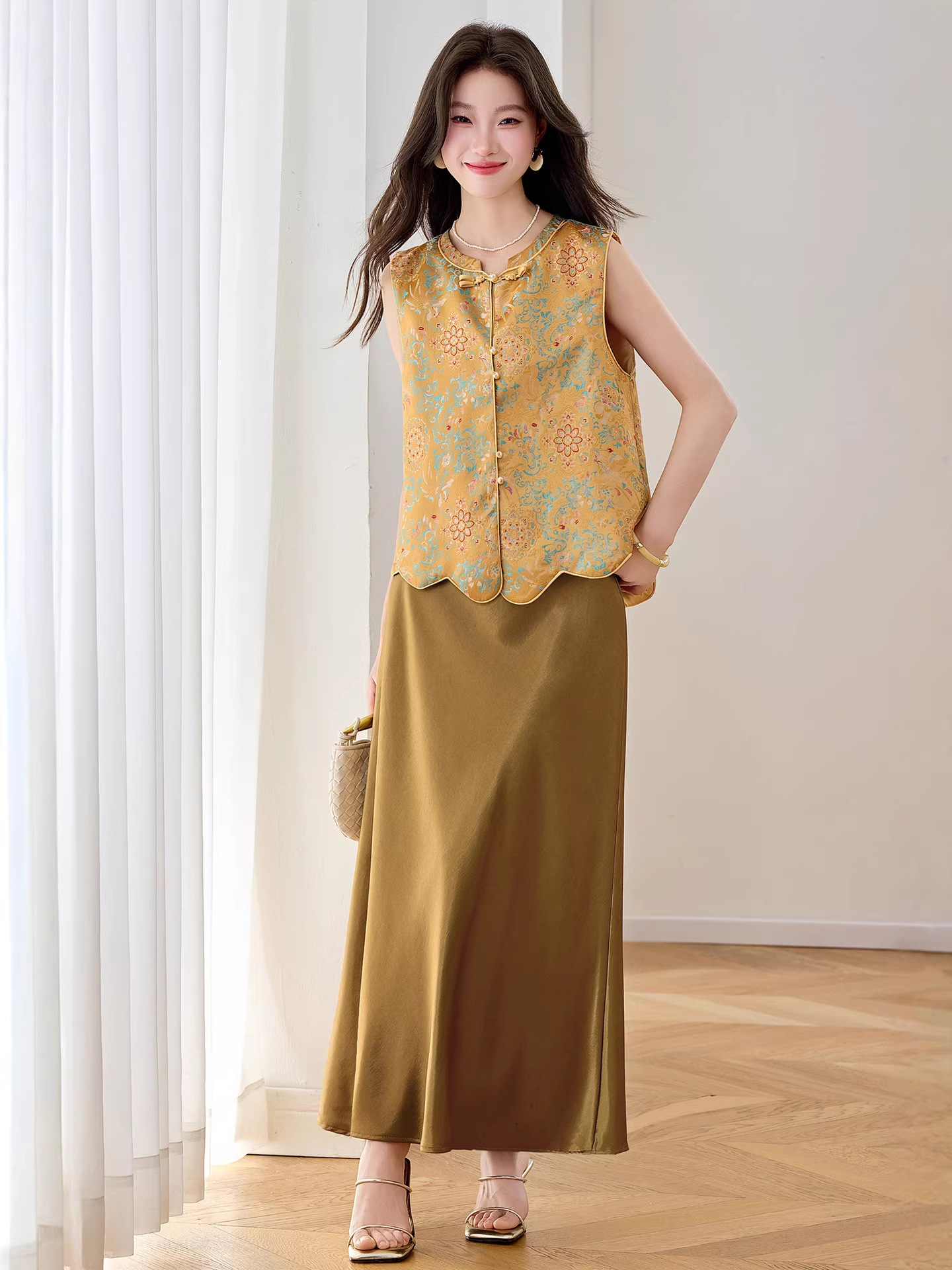 Set áo gile vest và chân váy maxi thắt eo phong cách tân cổ điển WA9509 — màu vàng