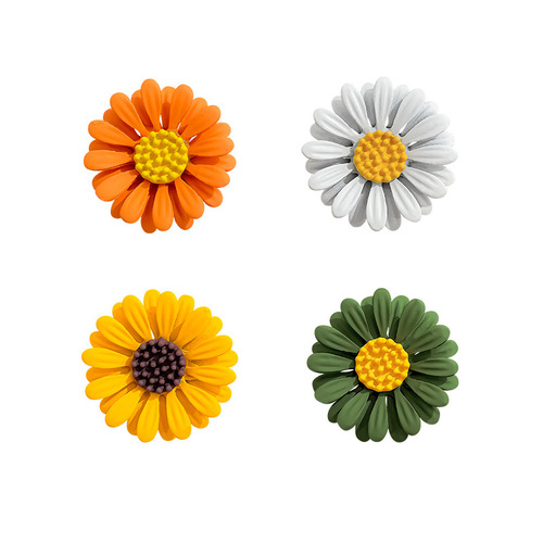 Daisy brooch, anti-exposure collar pin, suit cheongsam pin, ins fashion personalized flower badge decoration