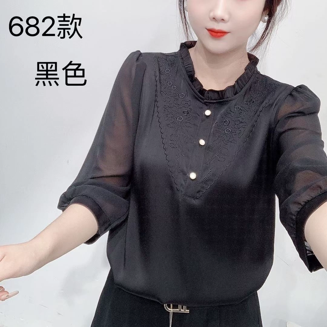 Вышитая семиочечные рубашки для ушей рубашка летний темперамент 2024 новый весенний летний новый иностранный минус топ