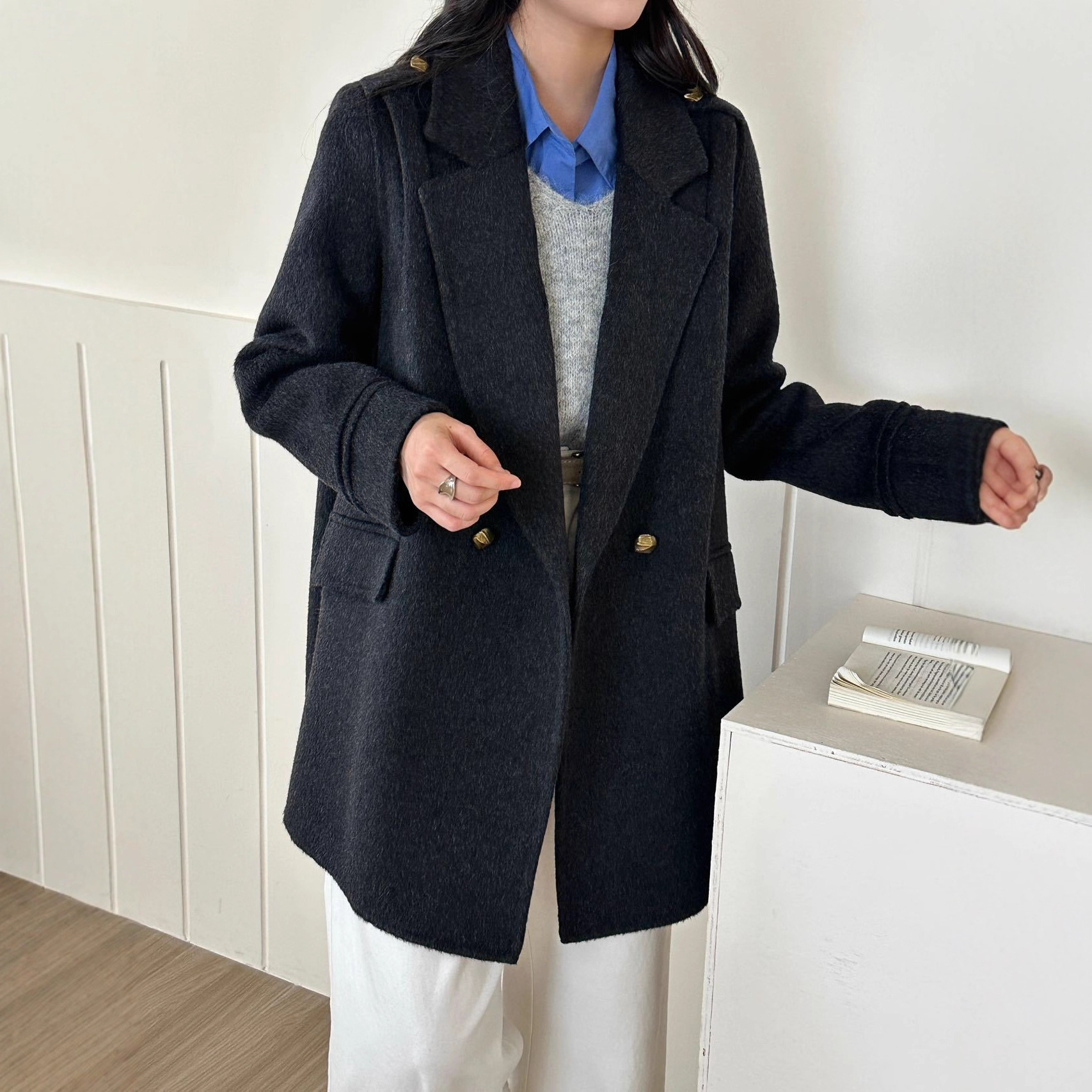 New Double-Sided Cashmere Coat for Autumn and Winter, Mid-Length, Petite, Slimming, Versatile Wool Blazer for Women with a Stylish Temperament