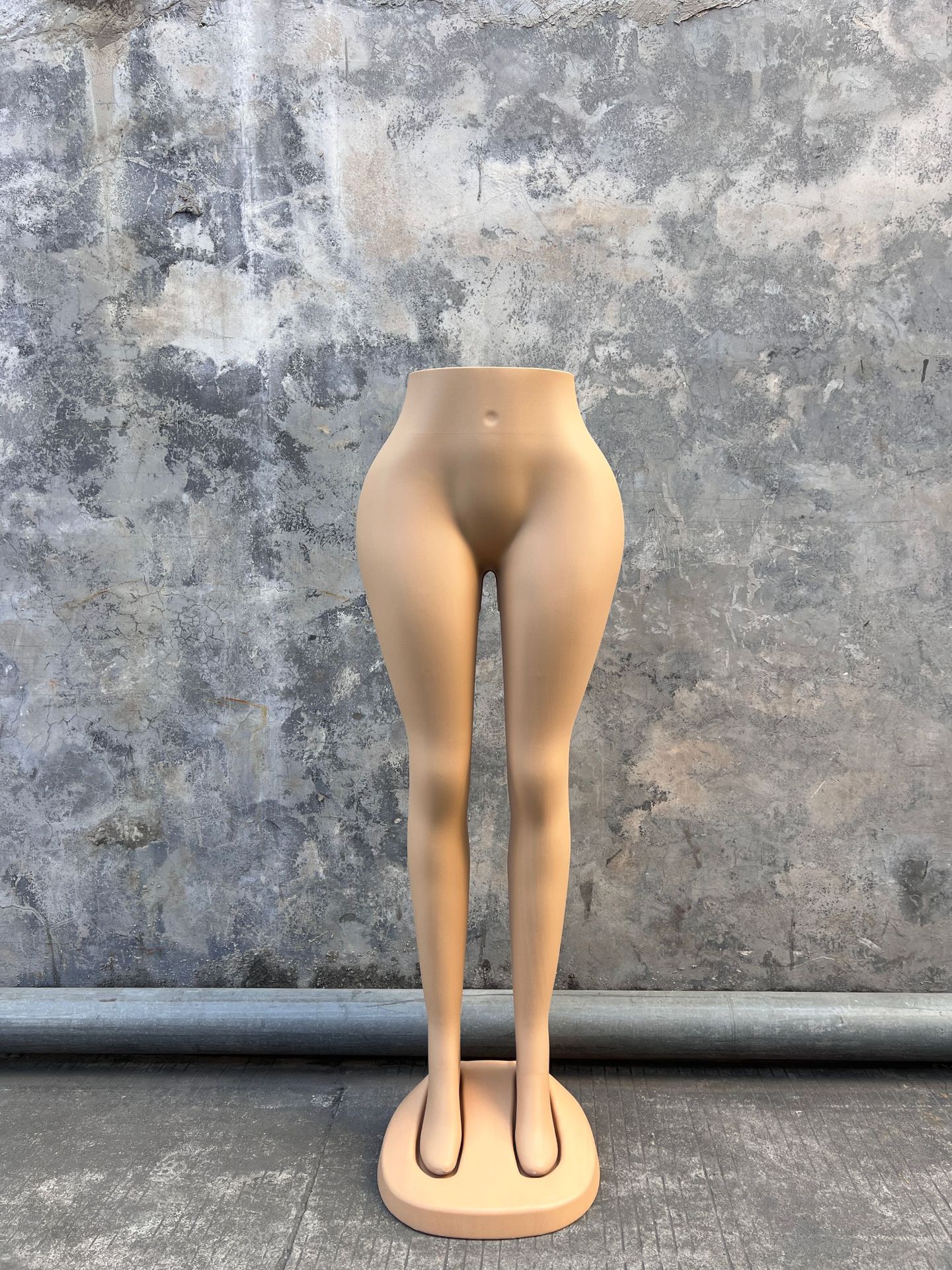 Maniquí de exhibición de escaparate de tienda de ropa, modelo curvilíneo BBL, talla grande europea y americana, busto grande, glúteos grandes, tono de piel, cuerpo completo, modelo femenino