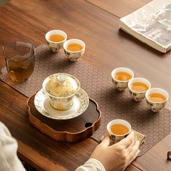 陳徳生先生の白唐カードは碗のお茶の杯の工夫のティーセットをかぶせます。