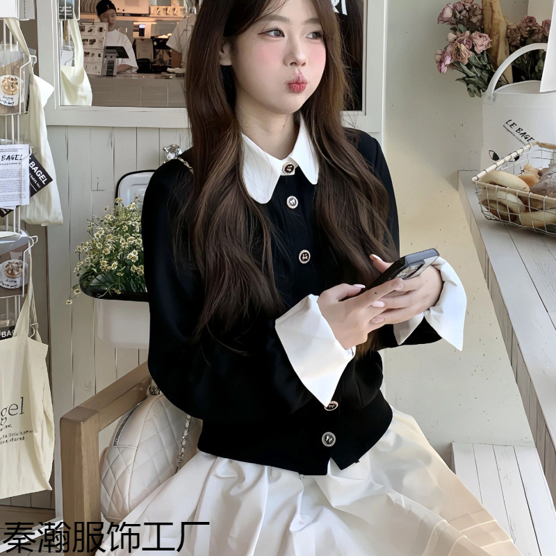 College Style Suit Looks Super Nice. a Complete Set of Women's Early Autumn Holiday Two-Piece Black Knitted Tops and Skirts