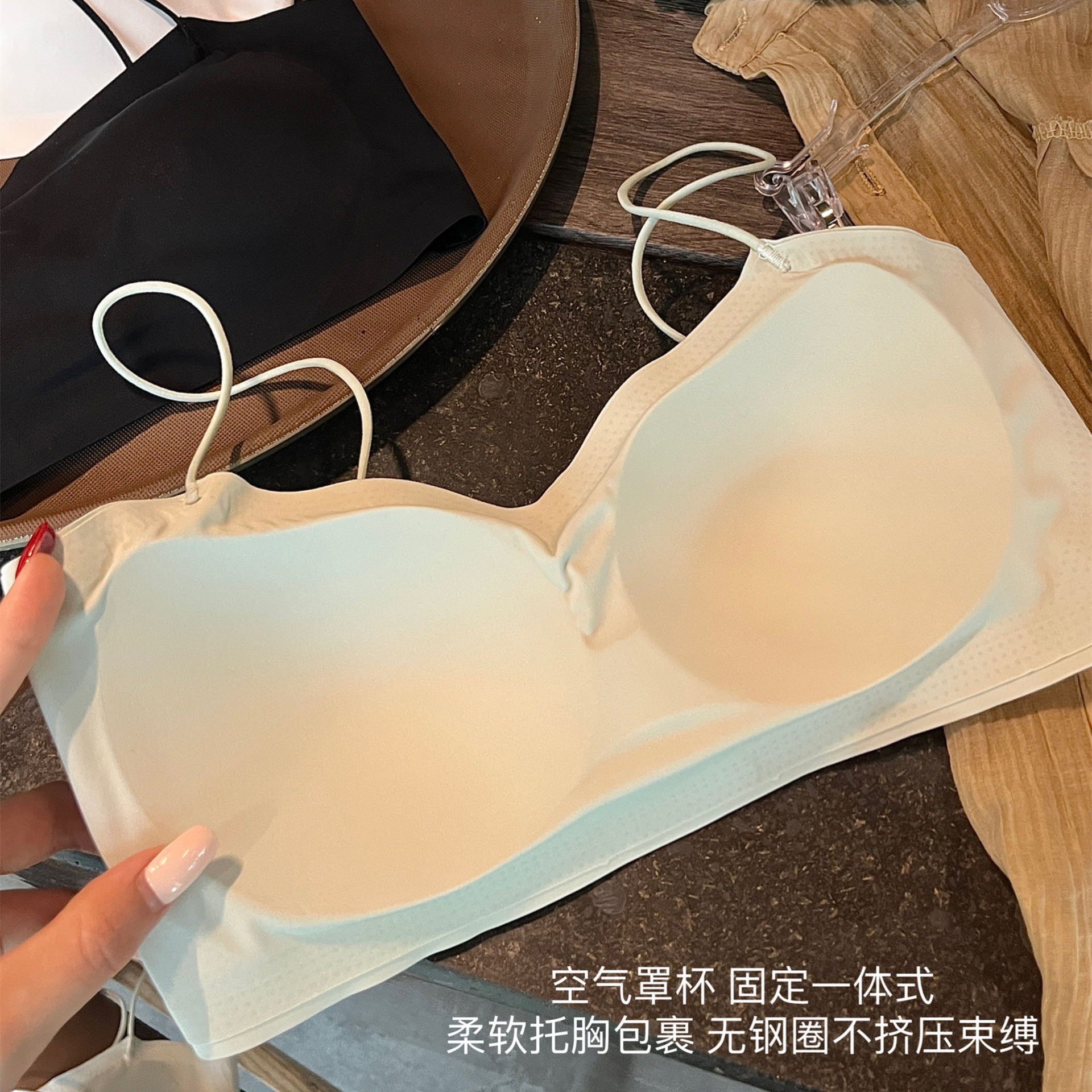 Bra interior para mujeres, cinturón deportivo, cinturón de cojín de pecho, chaleco, envoltura de pecho invisible.