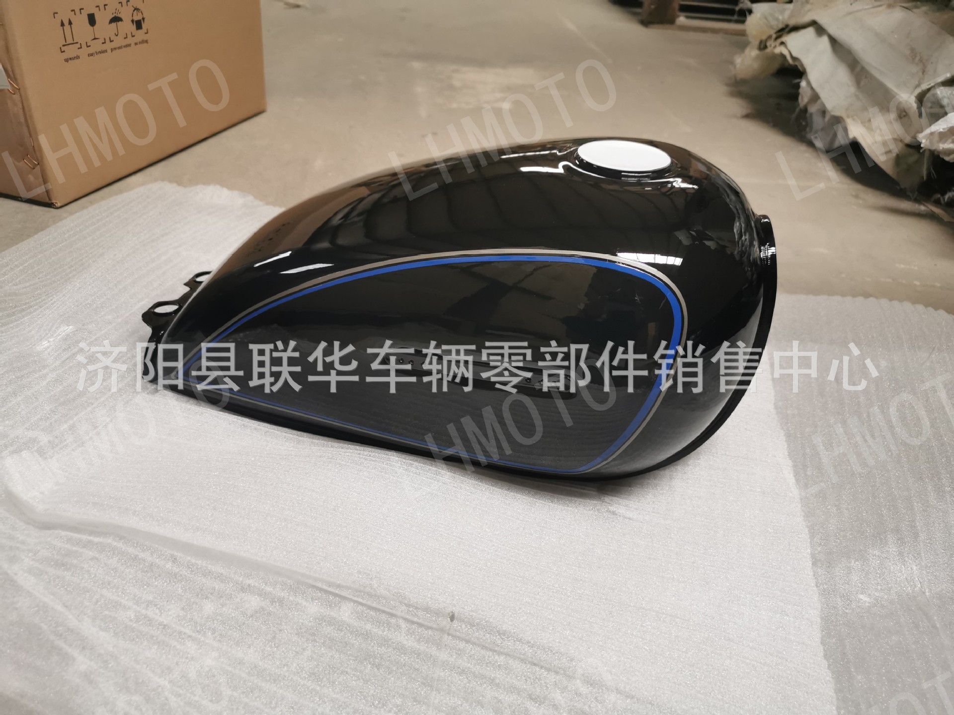 Suitable for Suzuki Gn125 Motorcycle Gasoline Tank, Fuel Tank, Black Prince Accessories and Equipment