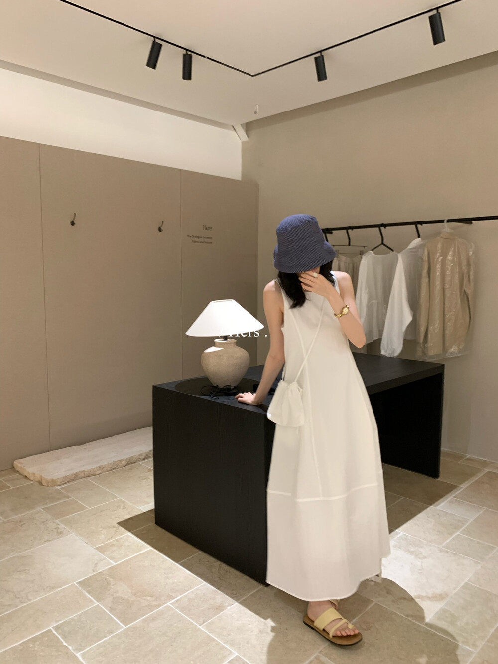 Đầm maxi nữ thắt eo không tay phong cách Pháp tối giản — Cam trần, màu trắng chi tiết 23