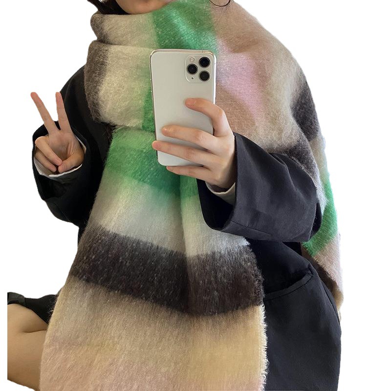 De alto grado de gradiente de color a juego mohair bufanda de las mujeres de invierno engrosada caliente Corea del Sur ins nuevo chal de Cachemira