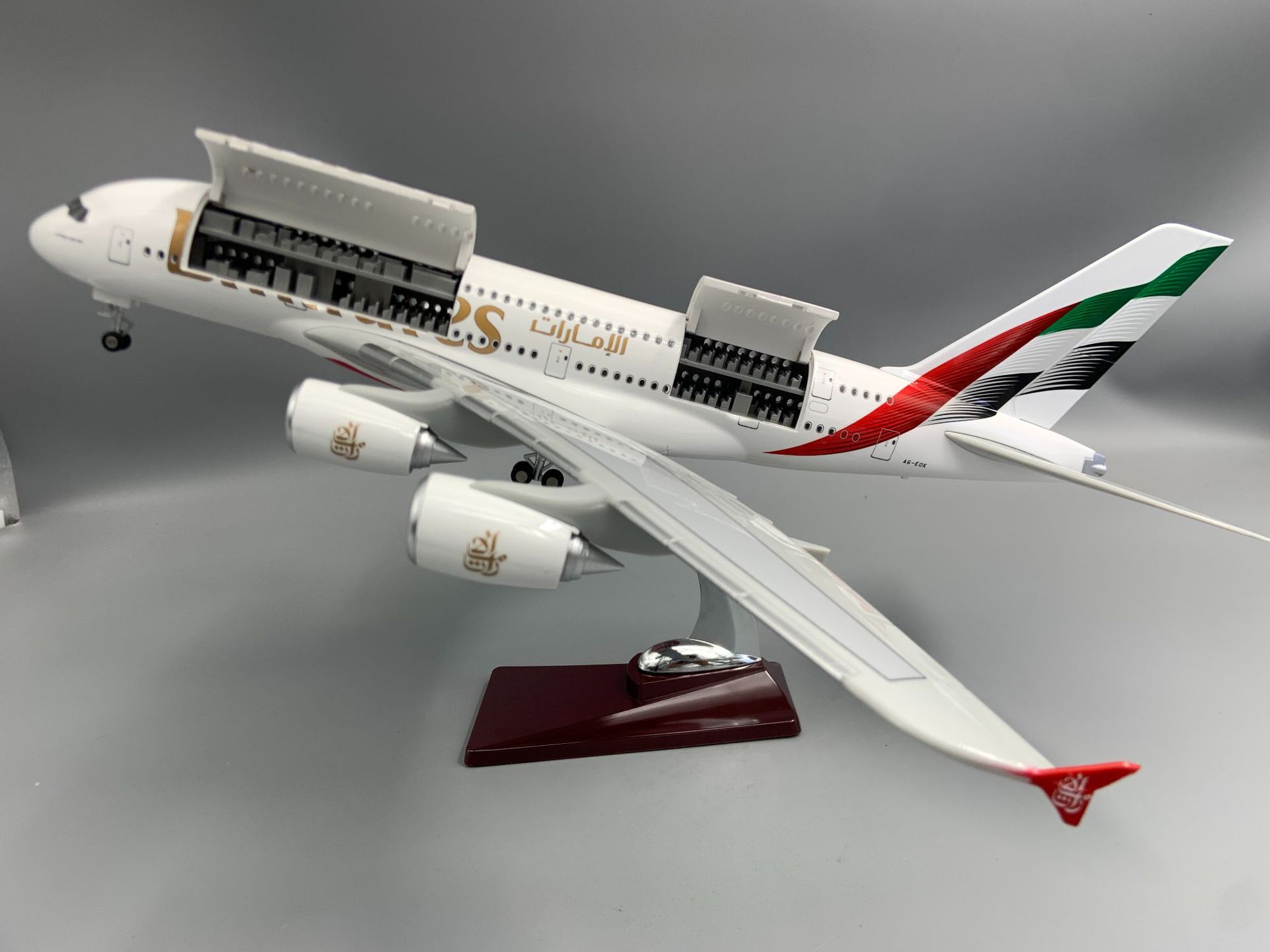 New Emirates A380 flip model [without lights]