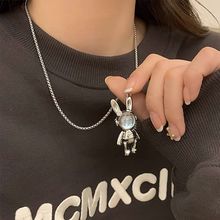 太空兔子钛钢项链女秋冬新款嘻哈锁骨链小众设计感卫衣毛衣链配饰