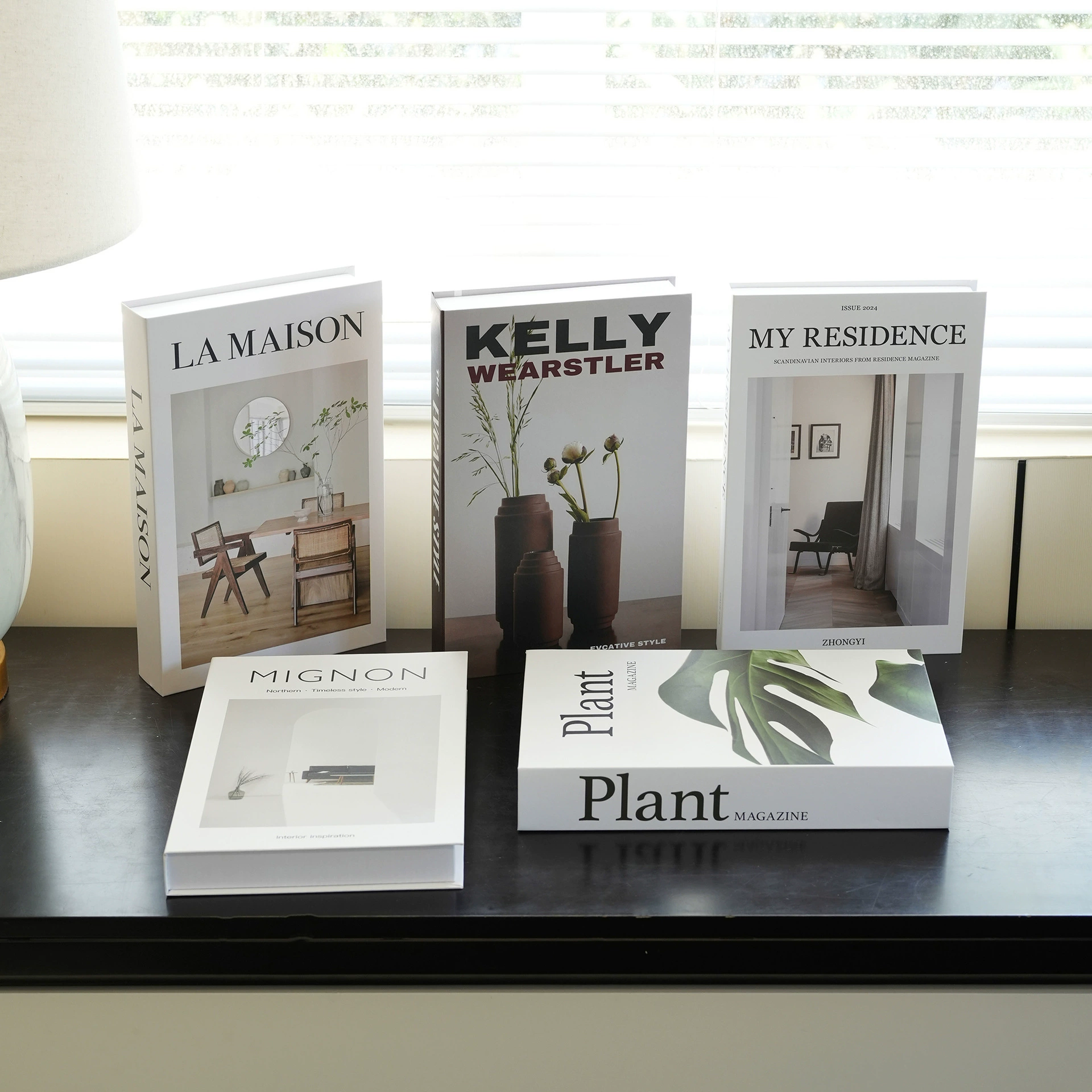 Simple and modern fake book decorative bookmaker Furnishing Room Design Magazine Model Model Model Model Room soft furnishings