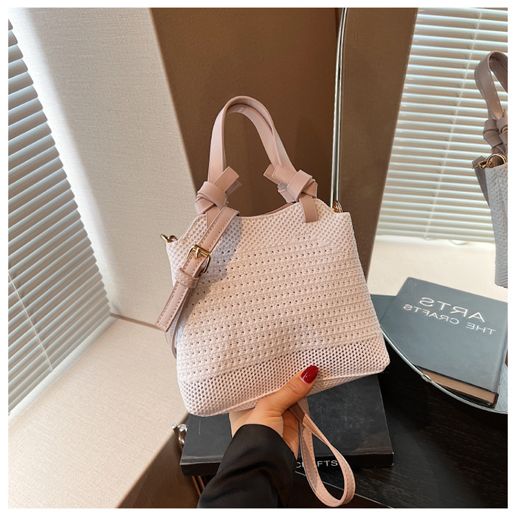 Woven with high aesthetic value, 2023 new vegetable basket bag, Korean chip niche, forest style mesh hollowed out_voghion.com
