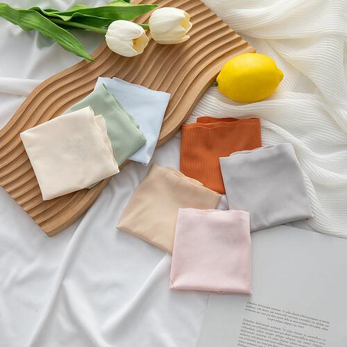 Ice silk underwear for women, seamless mid-waist summer thin knitted pure cotton crotch girl one-piece triangle shorts