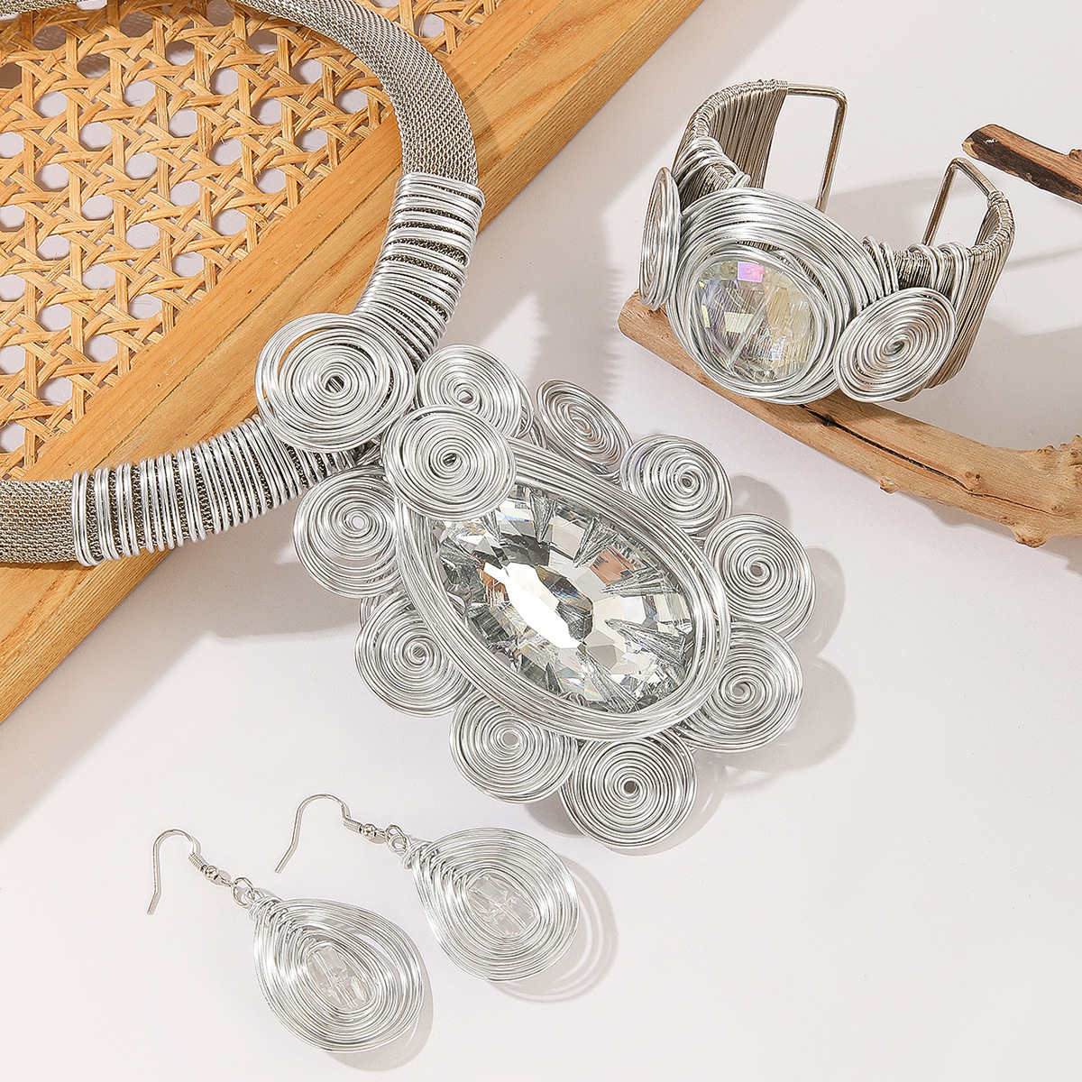 Exaggerated Handmade Aluminium Wire Crystal Jewelry Set Necklace_voghion.com