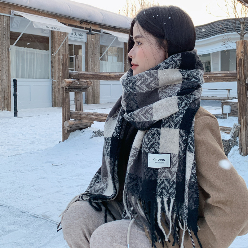South Korea Designer New Plaid Tassel Scarf Women's Autumn and Winter Soft Warm Shawl High-end All-match Neck Fashion