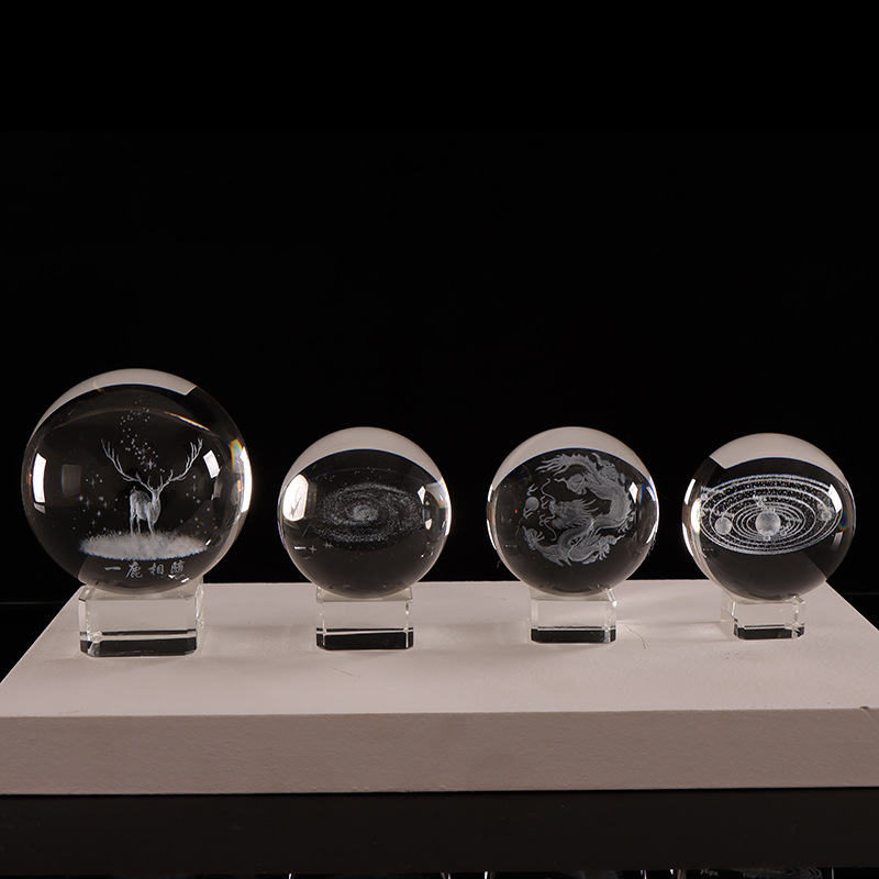 Fabricante de Puzhou, bola de cristal grabada, decoración para el hogar, venta al por mayor transfronteriza, adecuada para salas de estudio, gabinetes de TV y cualquier escena versátil.