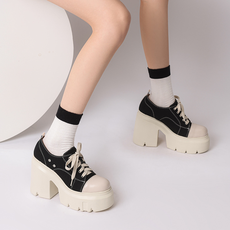 Giày thể thao nữ đế dày tăng chiều cao 12cm phối màu — Màu đen