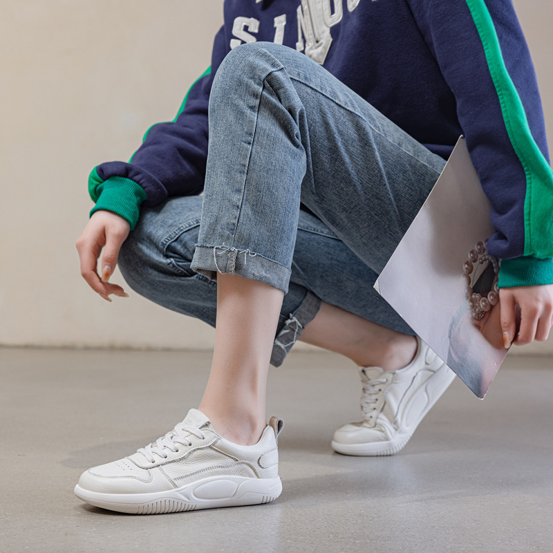 First-Layer Cowhide White Sneakers for Women, Soft Sole, 2026 Spring and Autumn New Versatile Sports Casual Women's Shoes, Thin Sneakers with Fleece Lining