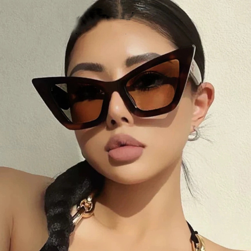 Hip-hop Exaggerated Streetwear Solid Color Ac Cat Eye Full Frame Men's Sunglasses display picture 1