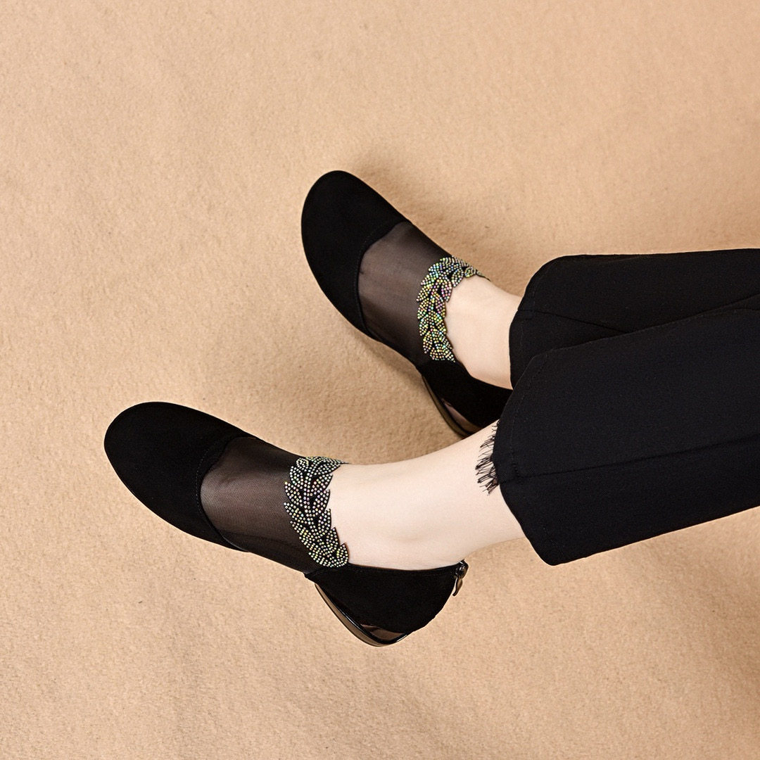 Giày sandal nữ mũi tròn lưới thoáng khí gót thấp đế bệt — màu đen