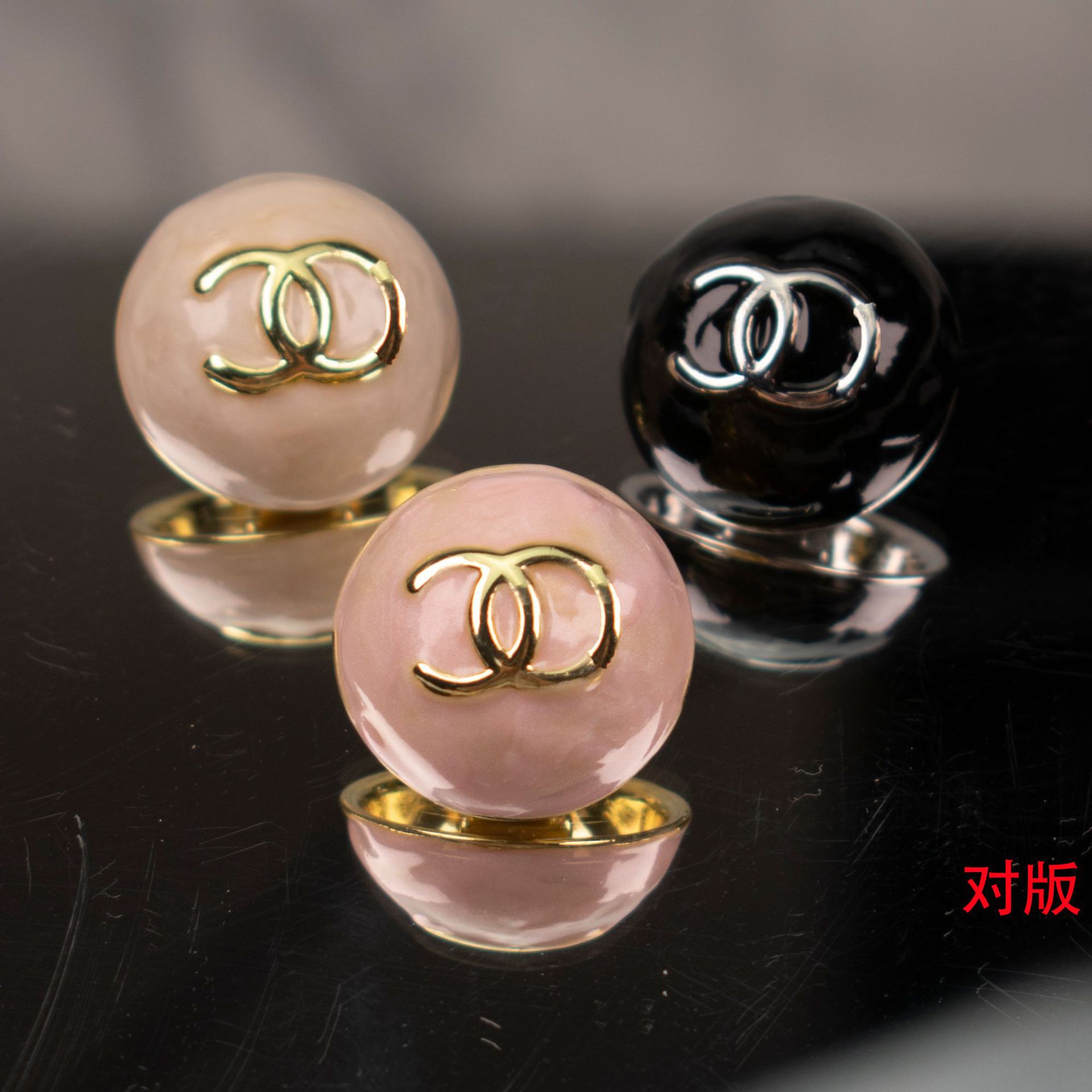 卸売り春夏円形方形釉薬感双c小香風ミューア家髪飾りロープ合金アクセサリーcボタン部品工場販売