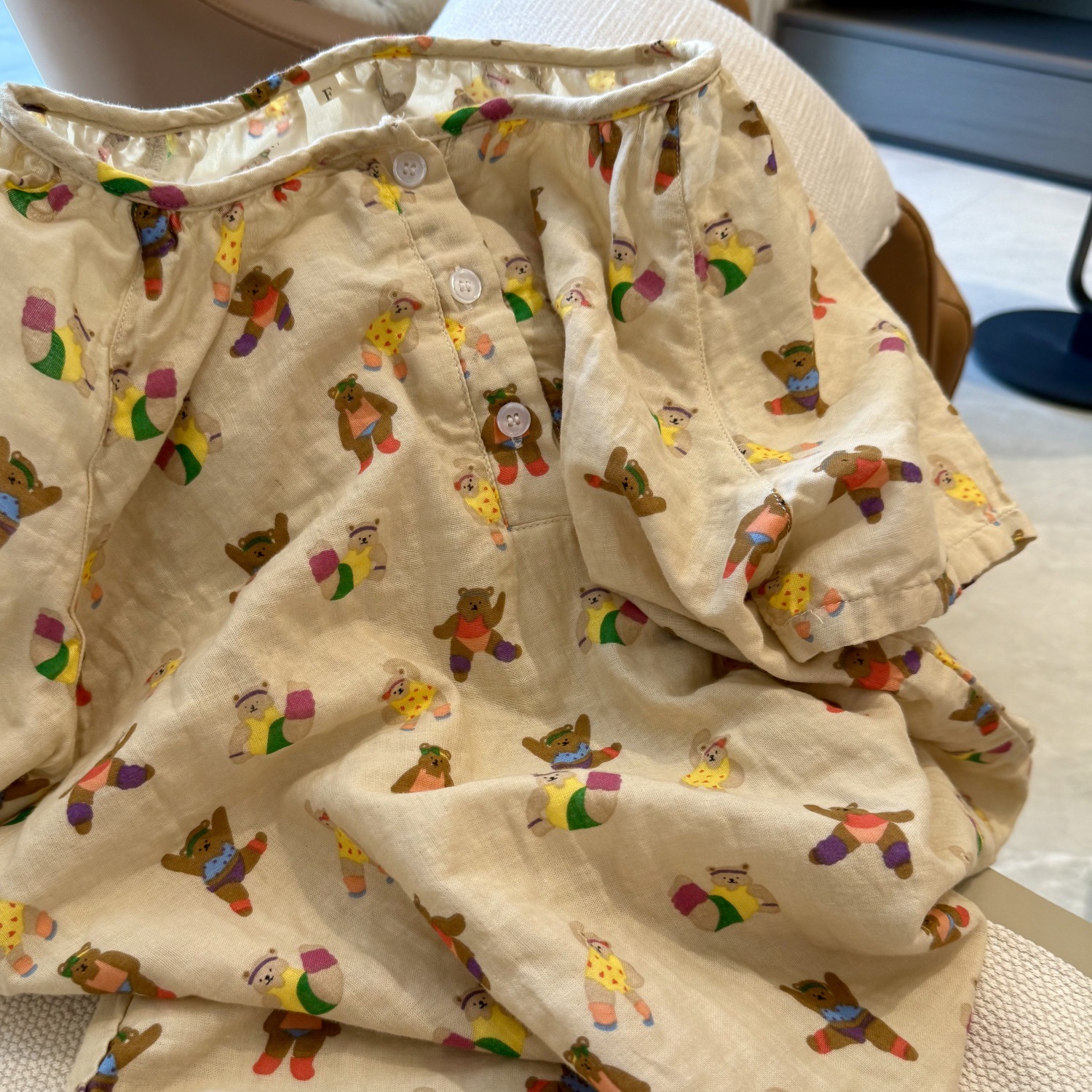 라운드넥 반팔반바지 정장 - 한국곰